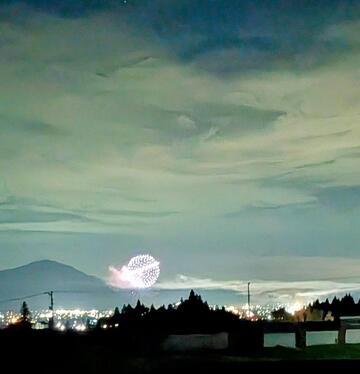 大花火 同じ高さ?