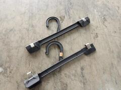 金属がついているハンガー