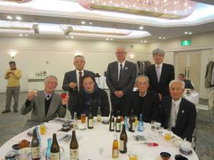 中京大野会平成29年新年会来賓との歓談の風景